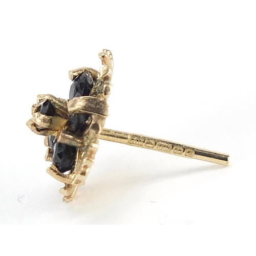 197 - Pair of 9ct gold sapphire stud earrings, 1.1cm in diameter, 1.4g