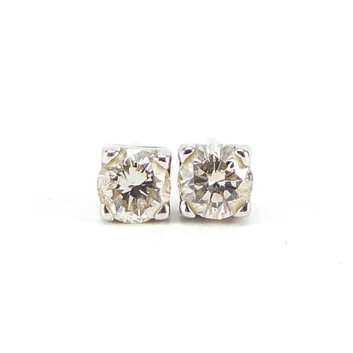 118 - Pair of 9ct gold diamond stud earrings, 5mm in diameter, 1.0g