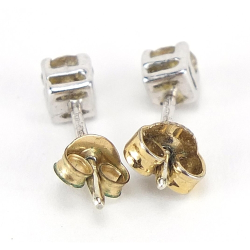 118 - Pair of 9ct gold diamond stud earrings, 5mm in diameter, 1.0g