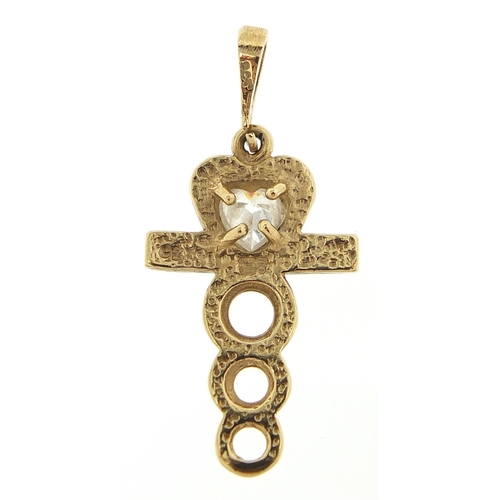 350 - 9ct gold clear stone love heart design cross pendant, 2.9cm high, 1.7g