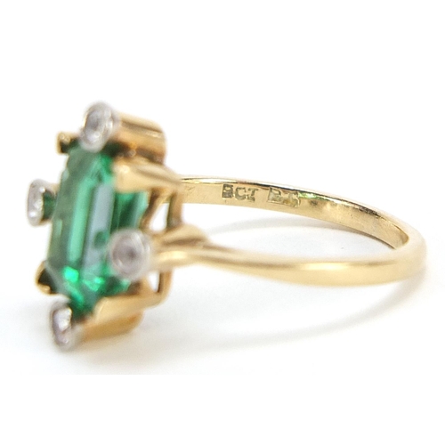 154 - Art Deco style 9ct gold green and clear stone ring, size M, 2.9g