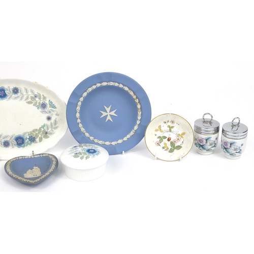 172 - Assorted Wedgwood and Worcester ceramics including blue and white Jasperware vase, plates, pin dishe... 