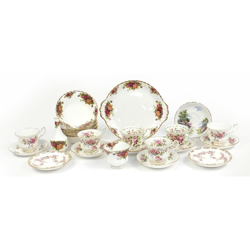 173 - Selection of Royal Albert Old Country Roses including pudding basins and cake plate and Royal Albert... 