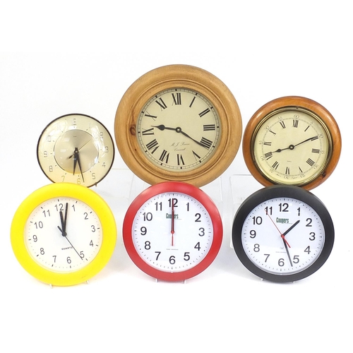 199 - Selection of wall clocks including a retro Metamec example, the largest 33cm round