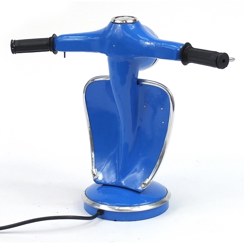 1030 - Novelty Vespa design table lamp, 33cm high