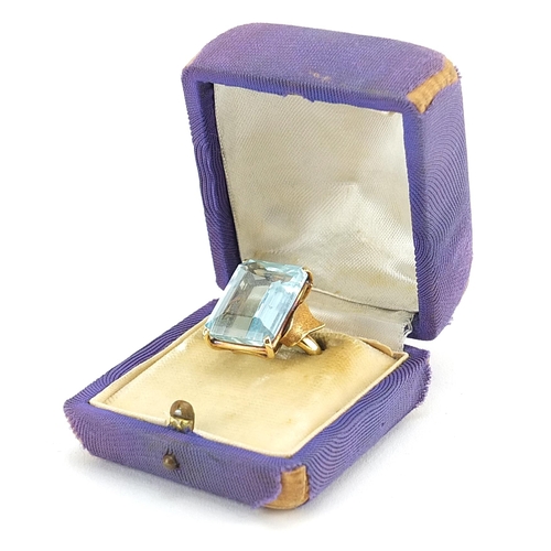 1729 - 18ct gold Brazilian aquamarine single stone ring, approximately 18.75ct, size N, 11.2g