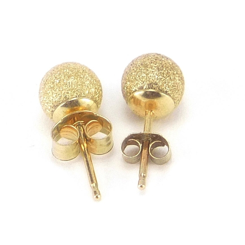 2138 - Pair of 9ct gold ball stud earrings, 5mm in diameter, 0.3g