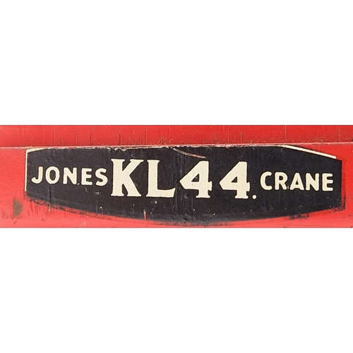 1506 - Vintage Tri-ang tinplate KL44 Jones crane, 45cm high