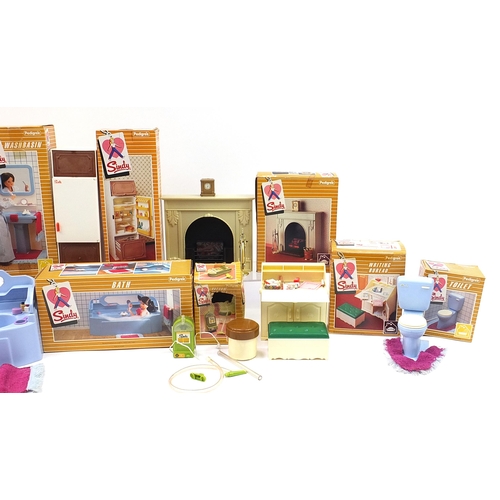 1489 - Vintage Sindy by Pedigree with boxes including fire place, bath, fridge and wash basin