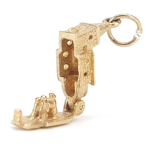 1823 - 9ct gold opening church charm, 1.3cm wide, 1.6g