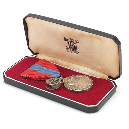 1526 - Military interest Elizabeth II Faithful Service medal and TA lapel, the Faithful Service medal award... 