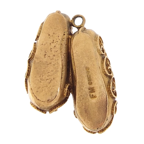 1745 - 9ct gold pair of slippers charm, 2.5cm in length, 4.5g