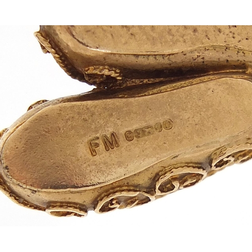 1745 - 9ct gold pair of slippers charm, 2.5cm in length, 4.5g