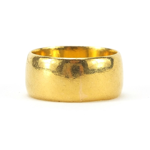 61 - Edwardian 22ct gold wedding band, London 1904, size L, 10.0g - this lot is sold without buyer’s prem... 