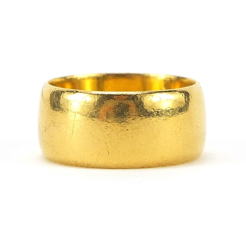 61 - Edwardian 22ct gold wedding band, London 1904, size L, 10.0g - this lot is sold without buyer’s prem... 
