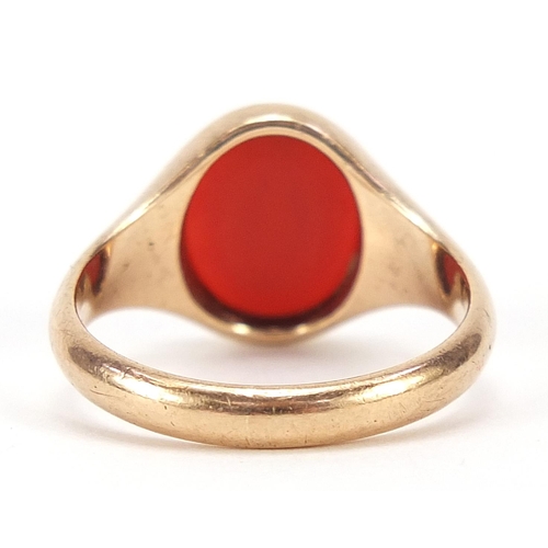 1904 - 9ct gold carnelian signet ring, size O, 4.0g