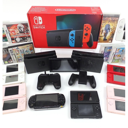 1518 - Collection of hand held games consoles with games including Nintendo DS, PlayStation PSP and Nintend... 