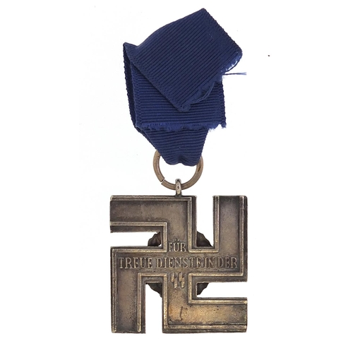 1533 - German military interest SS swastika medal