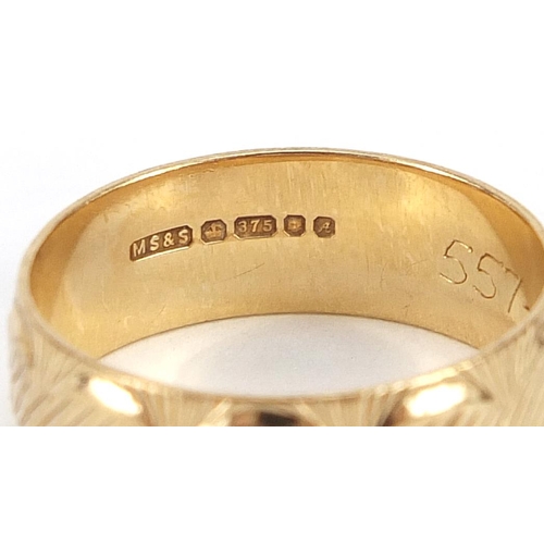 1867 - 9ct gold wedding band with engraved decoration, size O, 3.7g