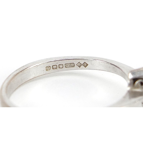 1940 - 18ct white gold diamond ring, size M/N, 2.6g