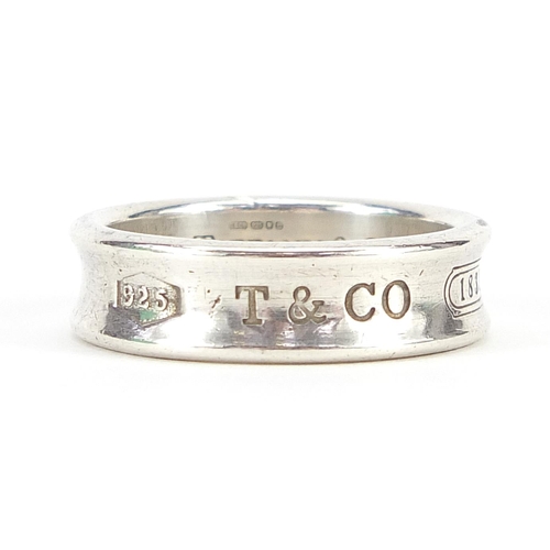 1911 - Tiffany & Co silver ring with box, size V, 9.1g