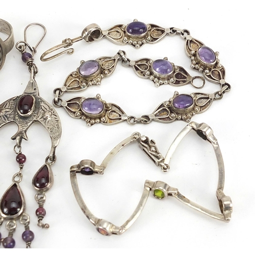 2106 - Silver semi precious stone jewellery comprising two pairs of earrings, two bracelets, pendant and ri... 