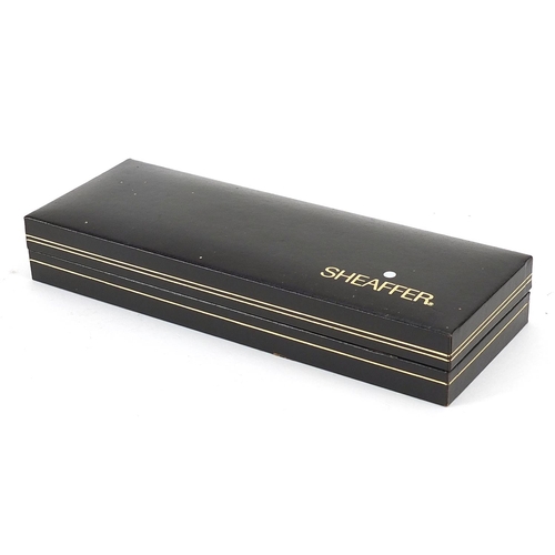 565 - Sheaffer fountain pen with 14ct gold nib and box