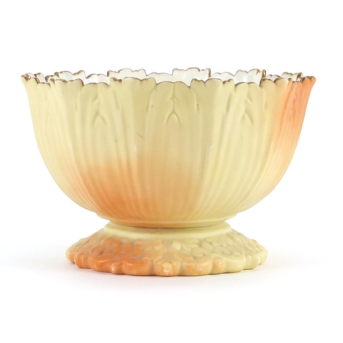 440 - Locke & Co Worcester blush ivory footed bowl, 19cm in diameter