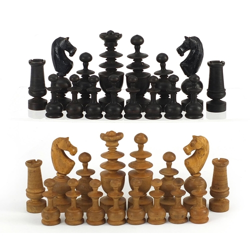 1475 - Boxwood and ebonised Chessmen pattern chess set with pine box, the largest pieces each 9cm high