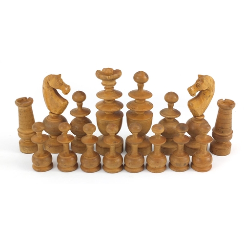 1475 - Boxwood and ebonised Chessmen pattern chess set with pine box, the largest pieces each 9cm high