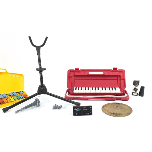 1307 - Musical instruments comprising a glockenspiel, Hohner Melodica Student 32, saxophone mouthpiece and ... 