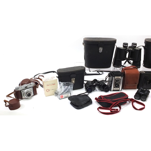 1340 - Vintage and later cameras, lenses and binoculars including Kodak, Olympus, Hanimex and Agfa