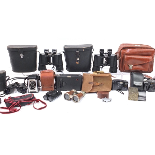 1340 - Vintage and later cameras, lenses and binoculars including Kodak, Olympus, Hanimex and Agfa