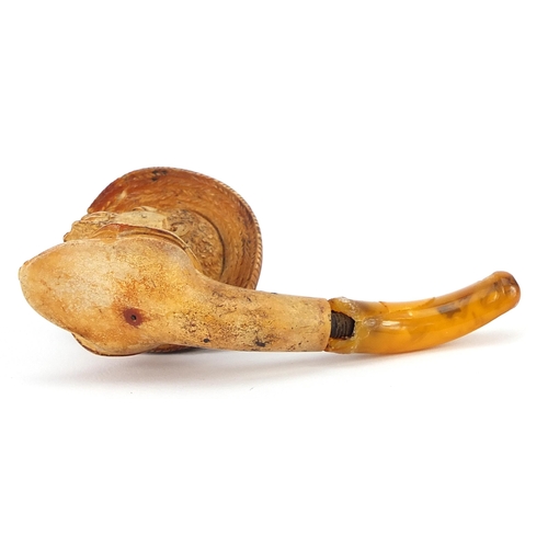 660A - Meerschaum style pipe with velvet lined fitted case, 10cm in length