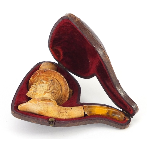 660A - Meerschaum style pipe with velvet lined fitted case, 10cm in length