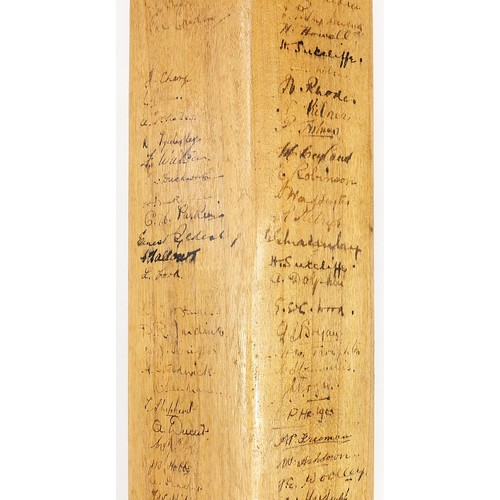 405 - R. G. Paget & Son Ltd The Suprex full size cricket bat with autographs including F.L. Gunn, J.B. Hob... 