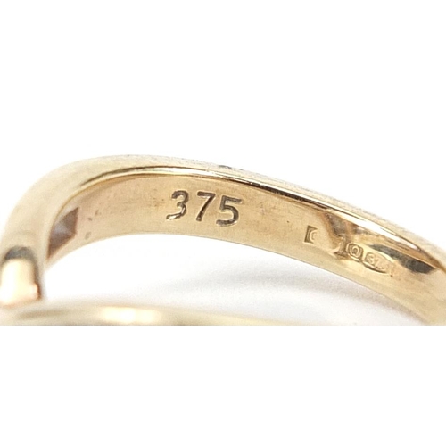 1951 - 9ct gold diamond herringbone ring, the shank stamped .25, size K, 2.8g