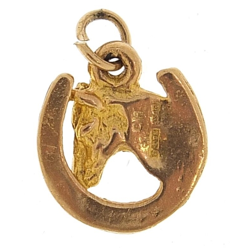 2026 - 9ct gold horsehead and shoe charm, 1.2cm high, 1.3g