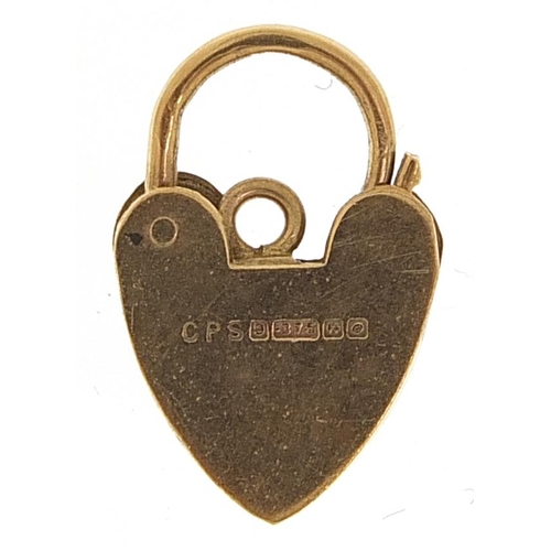 2098 - 9ct gold love heart padlock, 1.7cm high, 1.6g