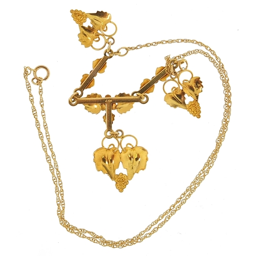 1657 - Black Hills, 10k gold and 14k gold three tone grapevine necklace, 42cm in length, 6.3g