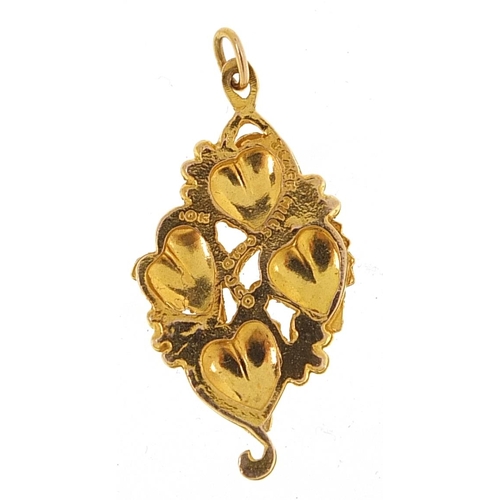 1658 - Black Hills, 10k gold three tone grapevine pendant, 3cm high, 2.5g