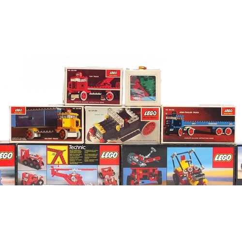 1341 - Collection of vintage Lego and Lego Technic model sets with boxes comprising numbers 8845, 854, 8841... 