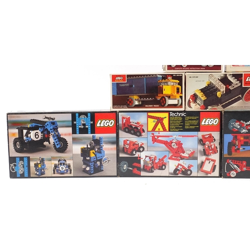 1341 - Collection of vintage Lego and Lego Technic model sets with boxes comprising numbers 8845, 854, 8841... 