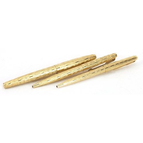 181 - Parker gold plated fountain pen, ballpoint pen and propelling pencil set with fitted case, the fount... 