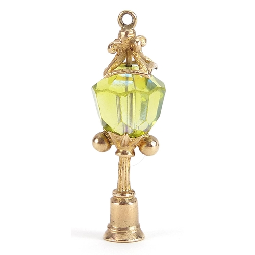 1749 - 9ct gold and green crystal street lantern charm, 3cm high, 3.1g