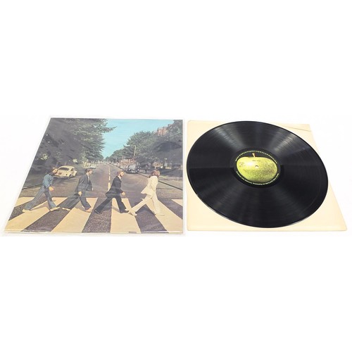 1389 - Five Abbey Road vinyl LP records by The Beatles including one with misaligned Apple sleeve, each PCS... 