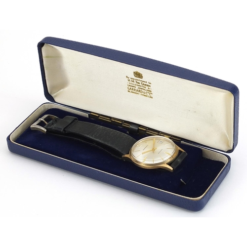 1720 - Garrard, gentlemen's 9ct gold Garrard automatic wristwatch with date aperture, 34mm in diameter