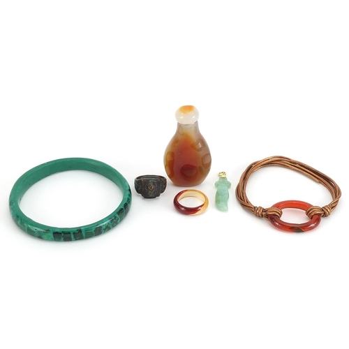 2143 - Jewellery and objects including Chinese jade pendant with 14ct gold mount, snuff bottle and malachit... 