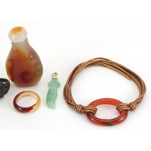 2143 - Jewellery and objects including Chinese jade pendant with 14ct gold mount, snuff bottle and malachit... 