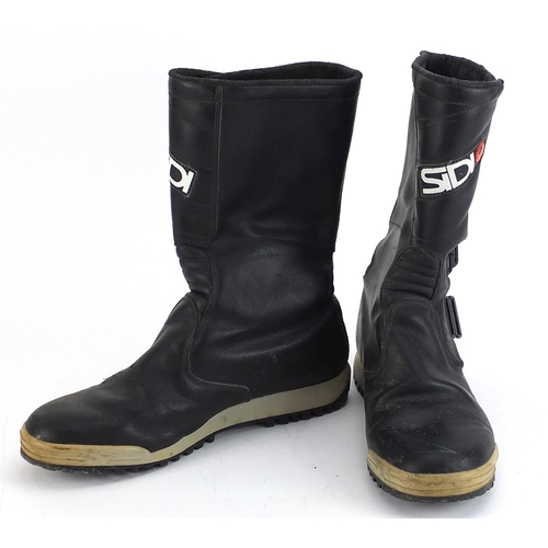 1109A - Pair of Sidi leather motorcycle boots, size 44